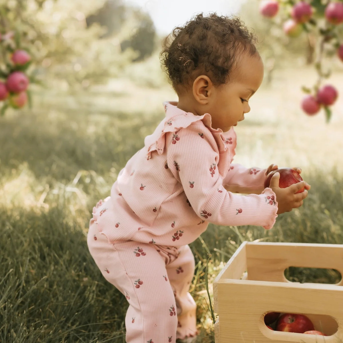 LITTLE APPLES PRINT ON FLARED LEGGING SET