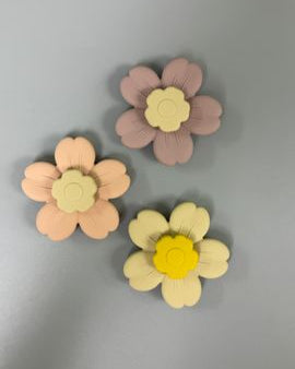 DAISY TOY SILICONE TEETHER SPINNER
