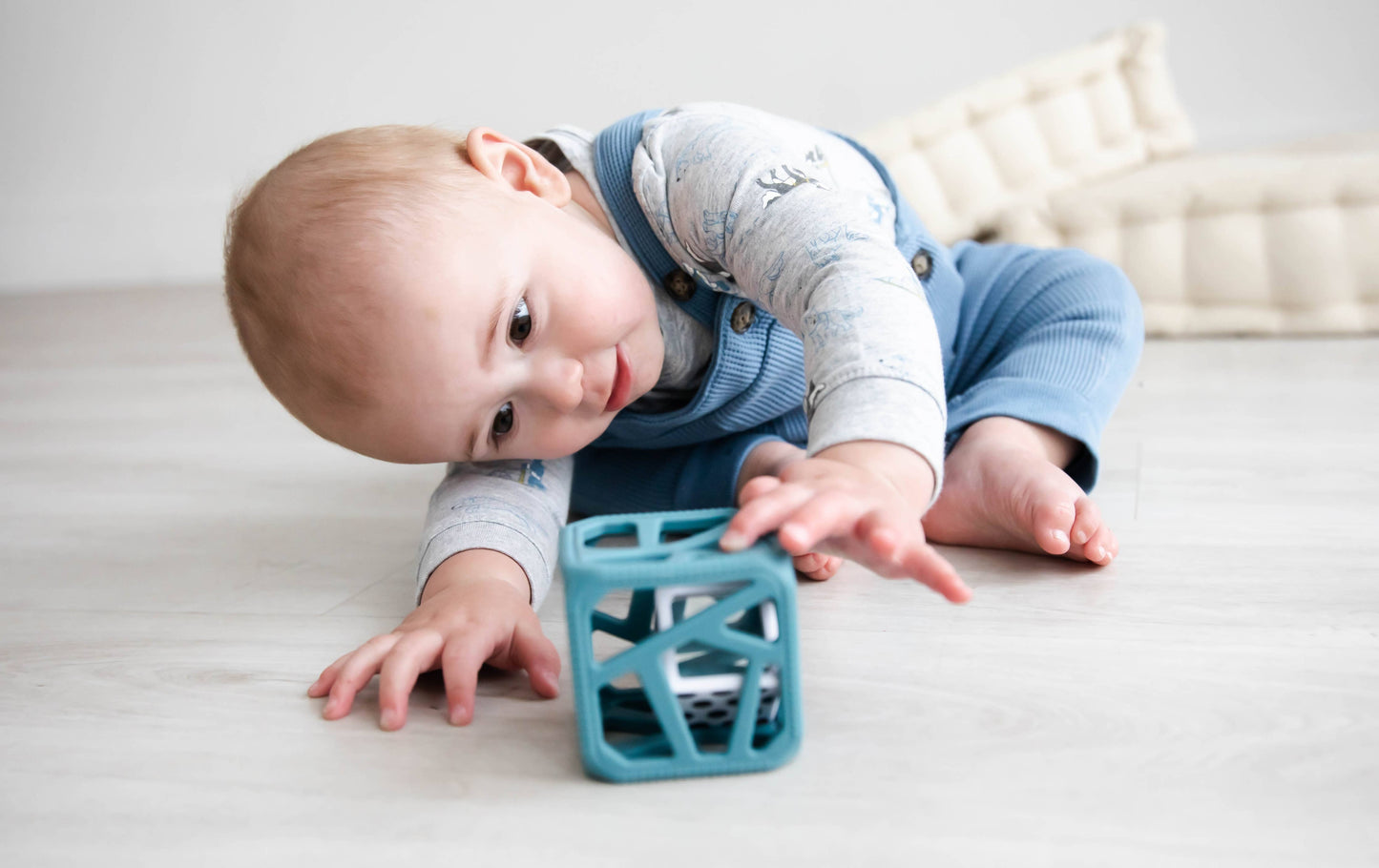 CHEW CUBE || SILICONE TEETHER RATTLE || PINK