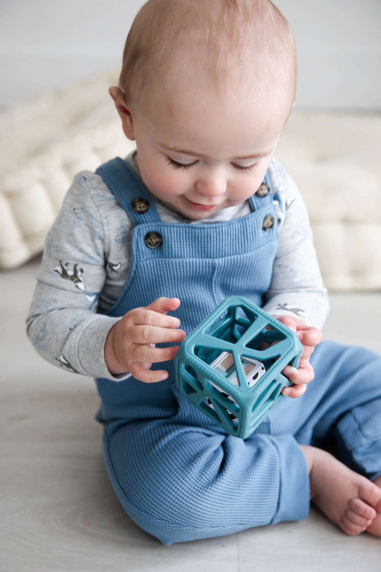 CHEW CUBE || SILICONE TEETHER RATTLE || MARBLE GREY