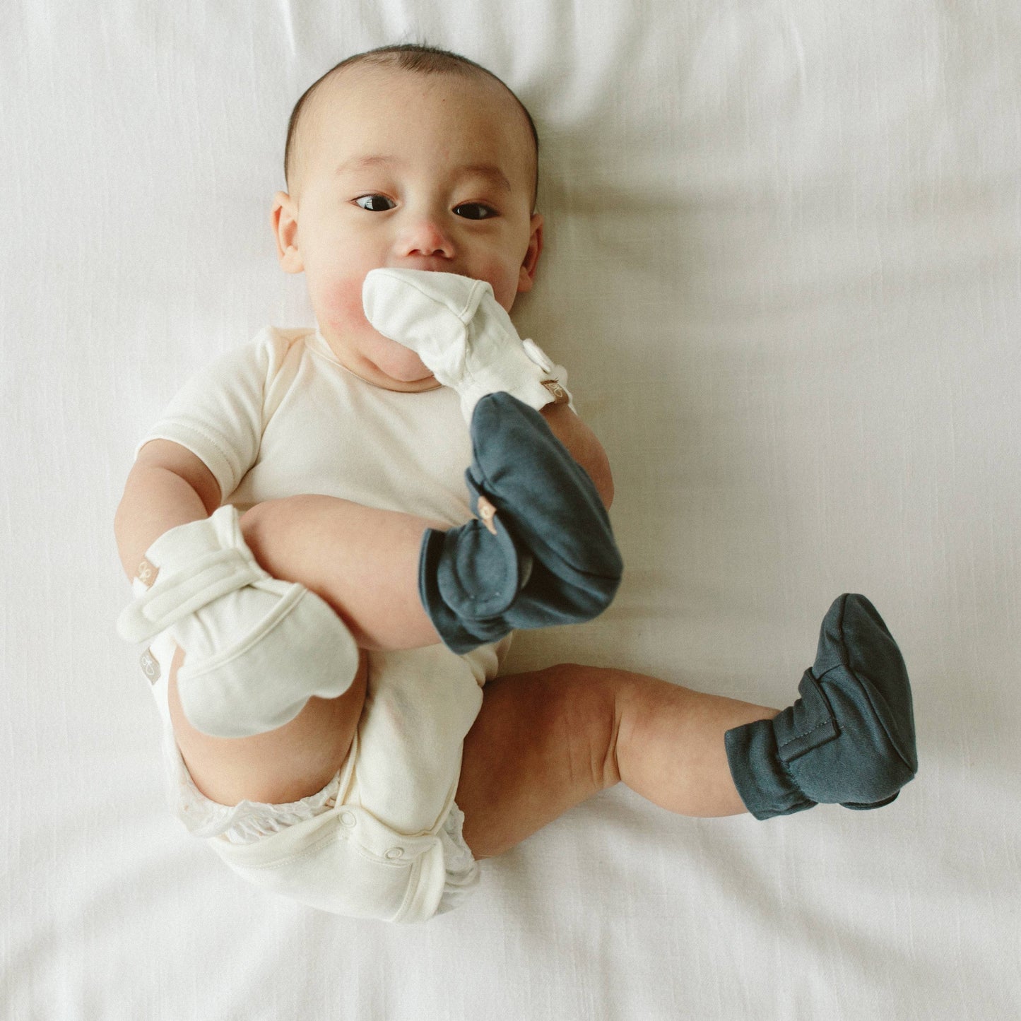 STAY ON MITTS & BOOTS SET || MIDNIGHT