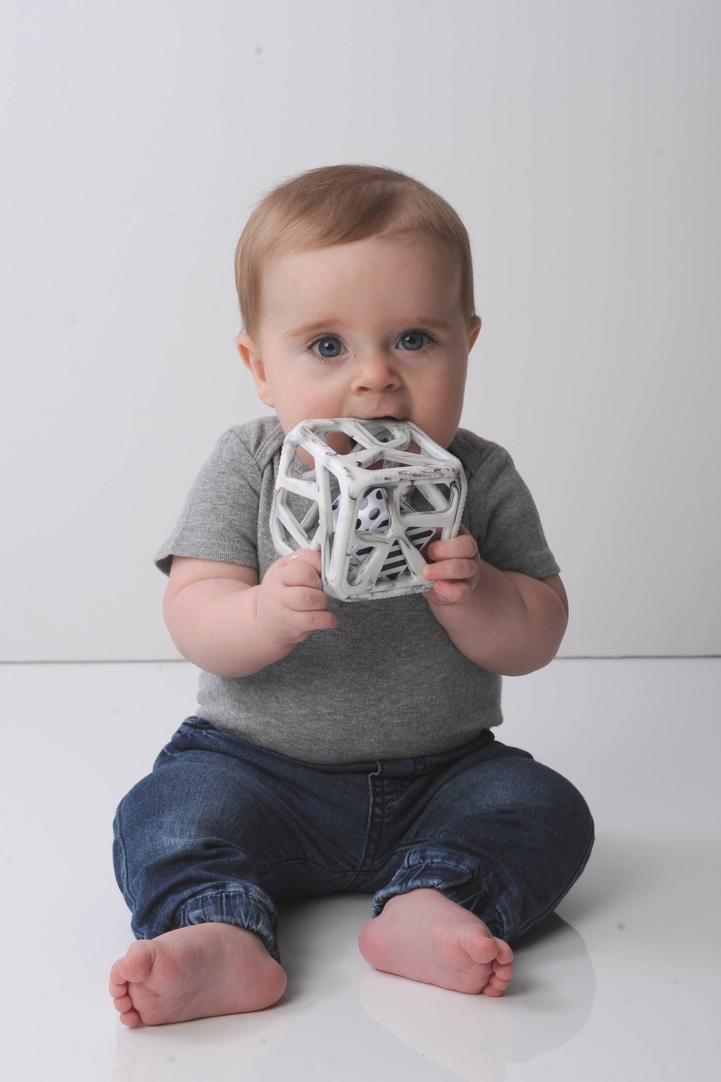CHEW CUBE || SILICONE TEETHER RATTLE || MARBLE GREY