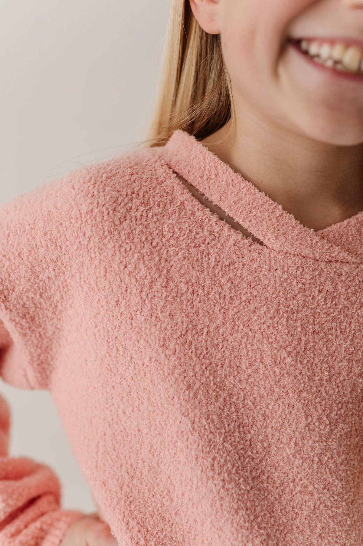 FUZZY KNIT SWEATER || PINK