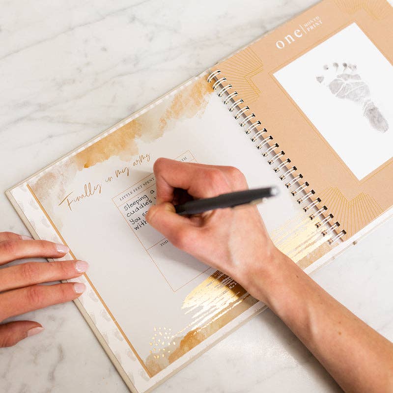 MY FOOT BOOK || FOOTPRINTS THROUGH THE FIRST YEAR