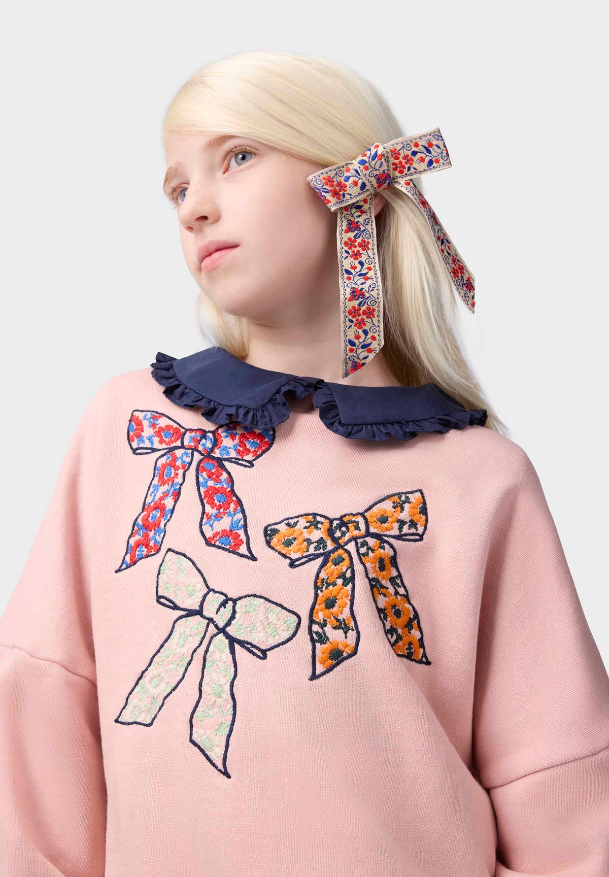 MARIKA CHUNKY BOW SWEATSHIRT
