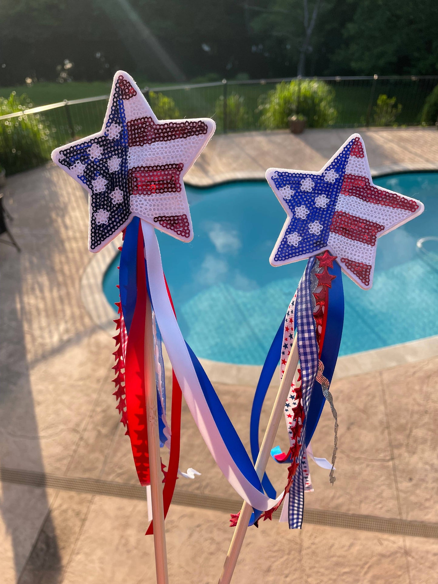 PATRIOTIC RIBBON WAND || RED