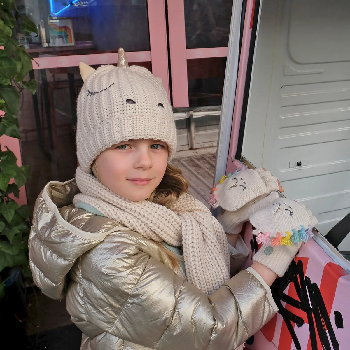 RAINBOW UNICORN KNITTED GLOVES