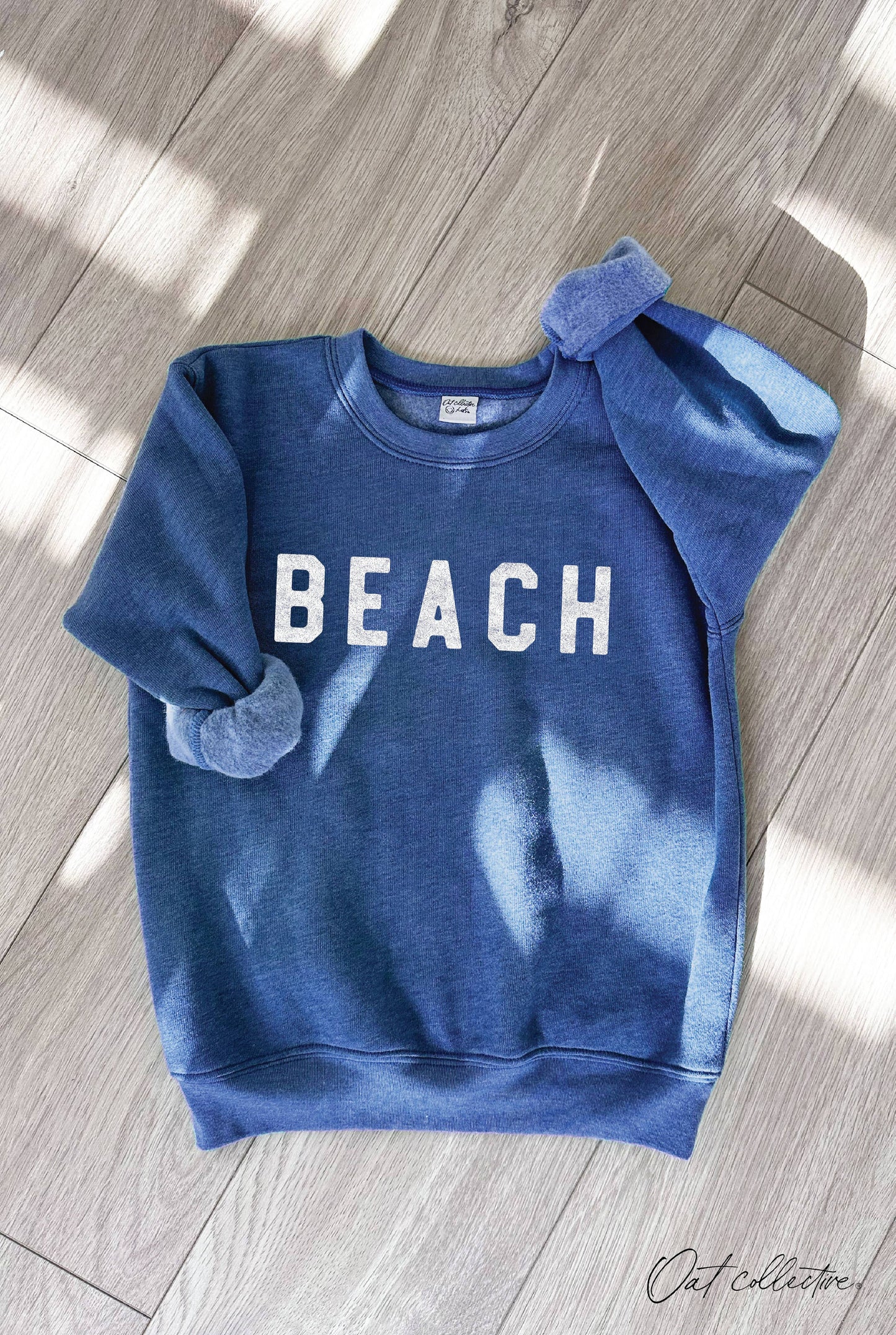 BEACH UNISEX SWEATSHIRT || CRANBERRY HEATHER